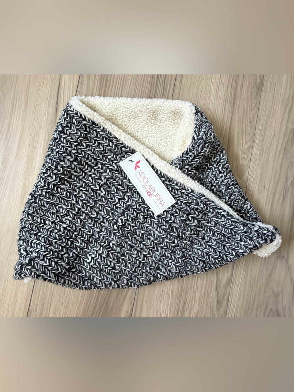 Koolaburra Black & White Herringbone Knit Sherpa Infinity Scarf
